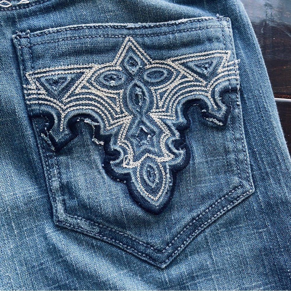Antik Denim Distressed Embroidered Bohemian Flare Jeans Women's Size 28 - Picture 5 of 14